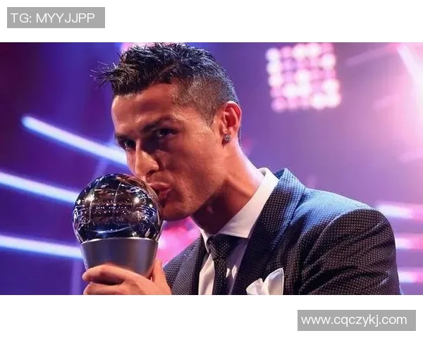 曾以足球荣膺冠军的传奇球星们，他们的辉煌成就与难忘瞬间